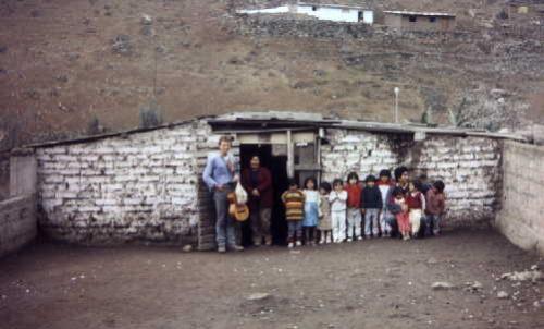 Die erste Vorschule in Villa María del Triunfo 1989 mit Holger von Rauch