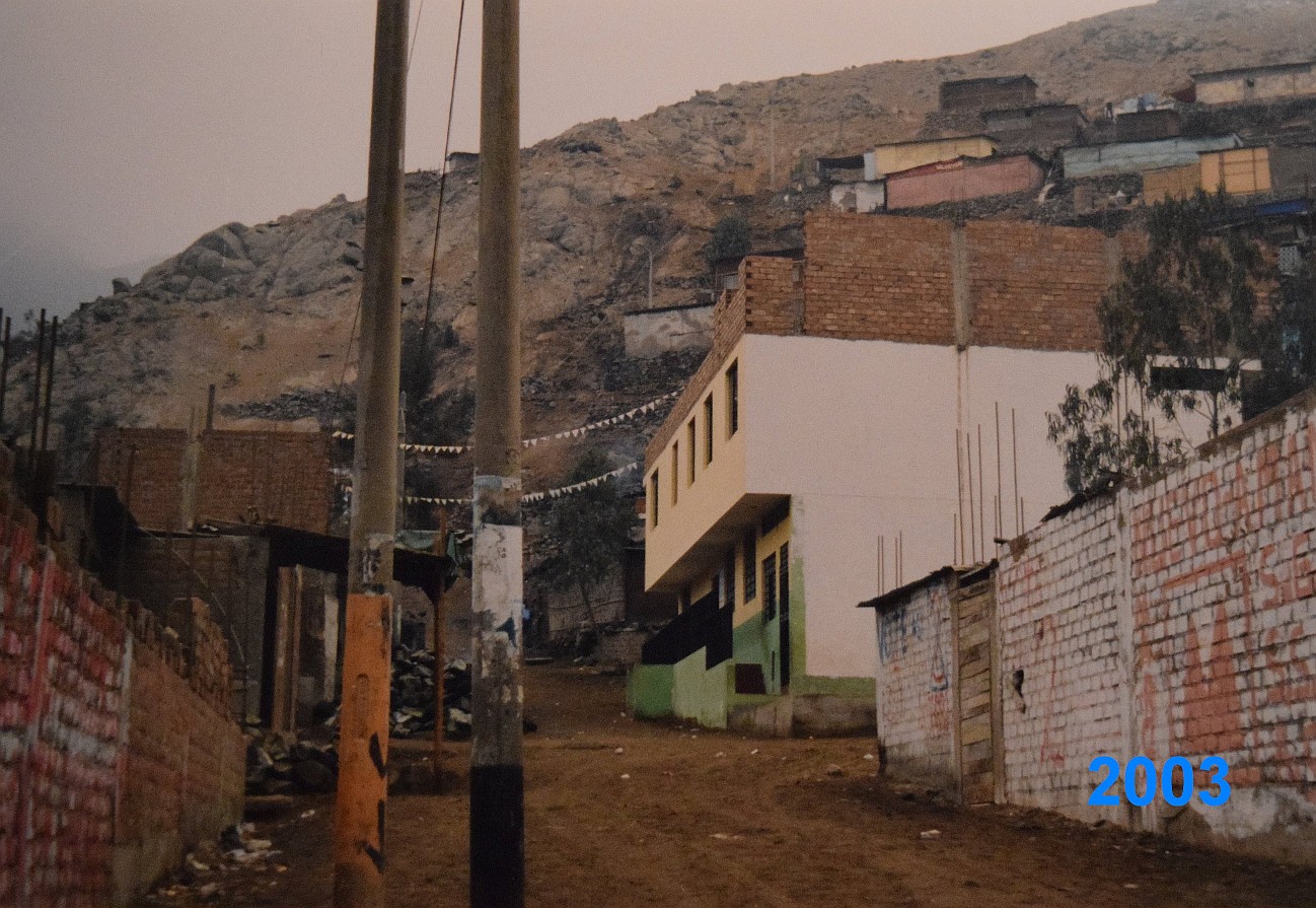 Unsere Schule in Mariátegui 2003